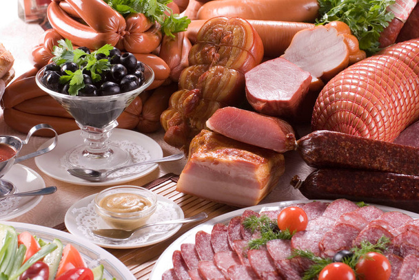 Zusammensetzung von Fleischprodukten und Snacks - Foto, Bild