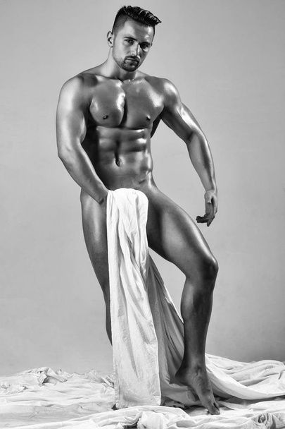 Handsome nude muscular sexy bodybuilder - Fotó, kép