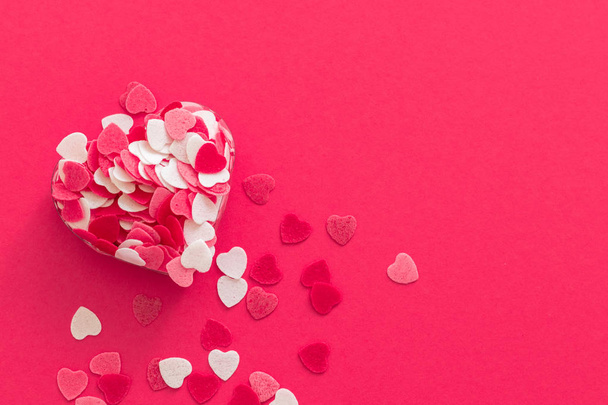 Smile box filled with many pink little hearts. - Foto, Imagen