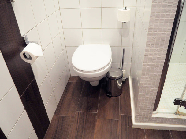 Bright bathroom in modern hotel details. the toilet in the hotel room - Φωτογραφία, εικόνα