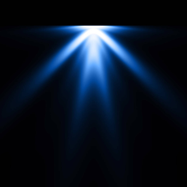 blauwe spotlight op donkere achtergrond - Foto, afbeelding