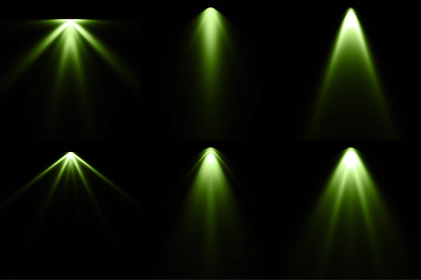 Groen licht op zwarte achtergrond, achtergrond van het middelpunt van de belangstelling - Foto, afbeelding