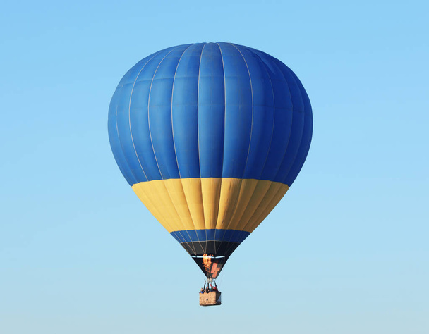 Beautiful view of hot air balloon in blue sky - Foto, Imagem