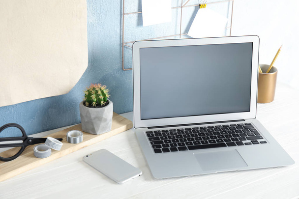 Cozy blogger workplace with laptop at home - Zdjęcie, obraz