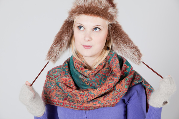 γυναίκα με καπέλο γούνα - Φωτογραφία, εικόνα