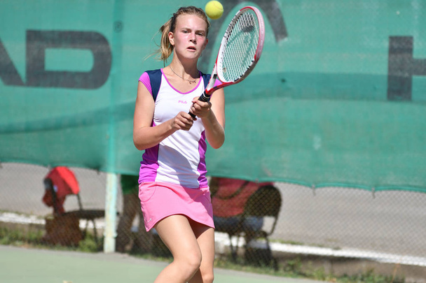 Orenburg, Oroszország - 2017. augusztus 15.: teniszező lány az Orenburgi Teniszszövetség díjkiosztóján - Fotó, kép