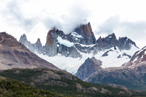 Famoso Cerro Fitz Roy - uno dei più belli e difficili da accento picco roccioso in Patagonia, Argentina - Foto, immagini