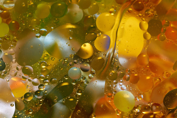 flotando en el agua abstracto colorido aceite gotas
 - Foto, Imagen