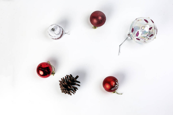Noel süs dekorasyon selamlar beyaz arka plan  - Fotoğraf, Görsel