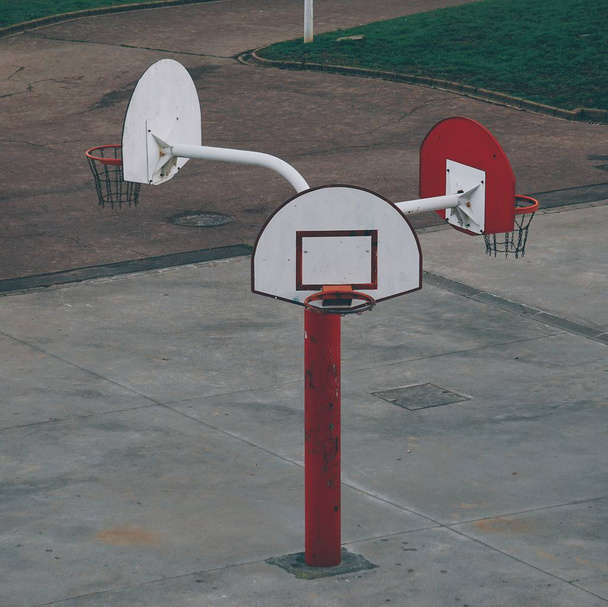 Спорт в баскетболе на улице
 - Фото, изображение