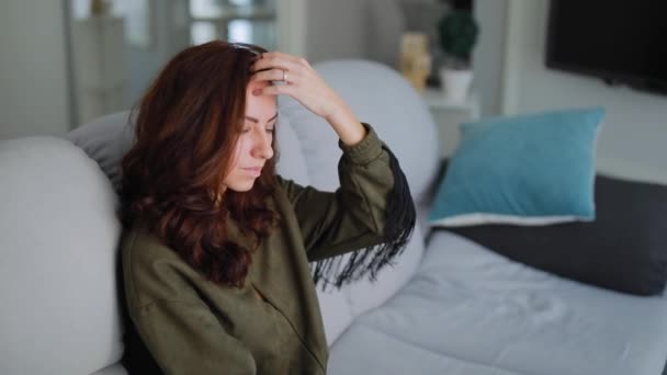 Beautiful brunette woman portrait touching hair - Video, Çekim