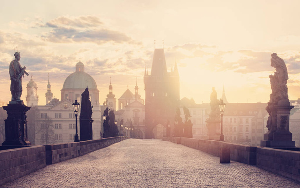 Рассвет в Праге. Карлов мост (Карлов Мост), Чехия
.  - Фото, изображение