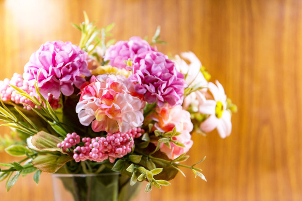 Ramo de flores artificial decoración, copia de fondo
 - Foto, Imagen