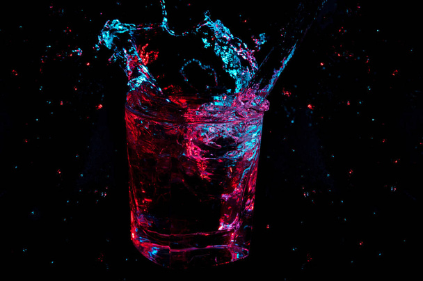Splash d'un verre
 - Photo, image