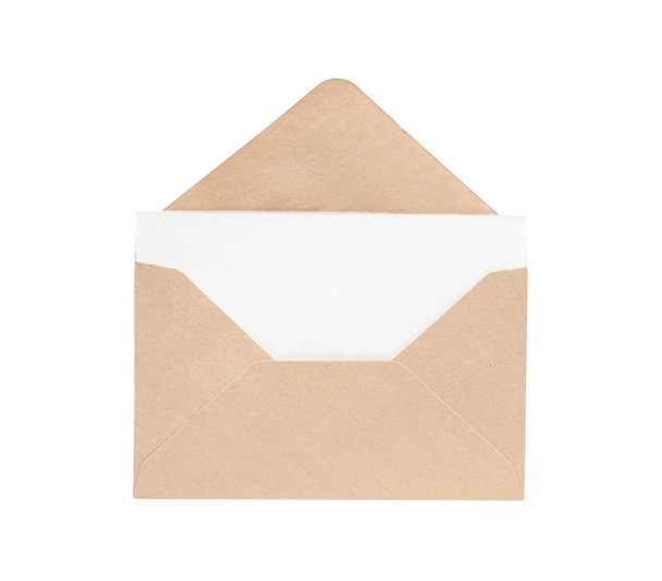 Enveloppe papier sur fond blanc - Photo, image