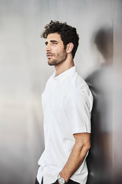 Good looking man in white shirt, looking away - Fotoğraf, Görsel