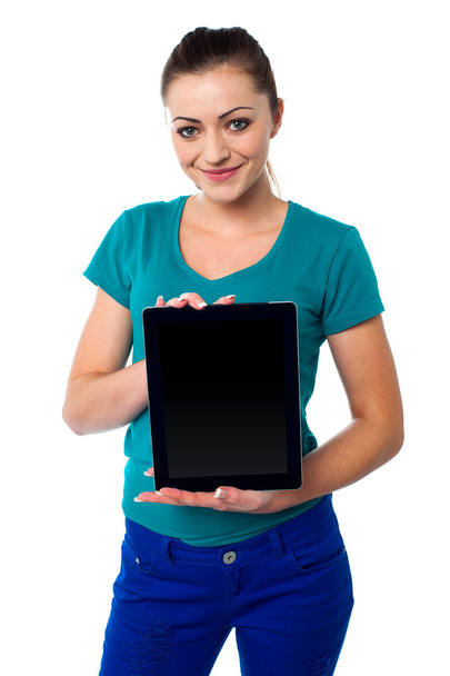 Cute model showing newly launched tablet pc - Foto, immagini