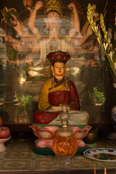 Buddhist statues in the temple in Nha Trang - Fotó, kép