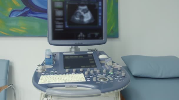 Máquina de ultrasonido médico. Máquina de ultrasonido de pantalla para el diagnóstico en la atención sanitaria en el centro médico
 - Imágenes, Vídeo