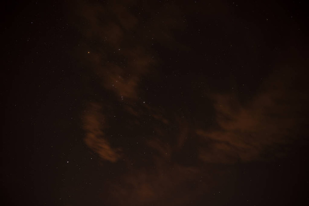 Hvězdnou oblohu s mraky spindrift. - Fotografie, Obrázek