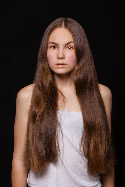 Close up Make up fashion model. Young beautiful brunette girl, on studio black wall background - Fotografie, Obrázek