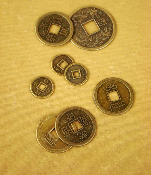 Китайские монеты фэн-шуй
 - Фото, изображение