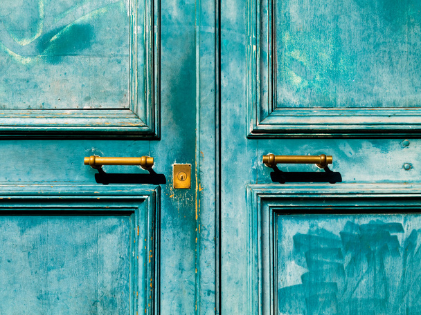 porta azul-turquesa
 - Foto, Imagem
