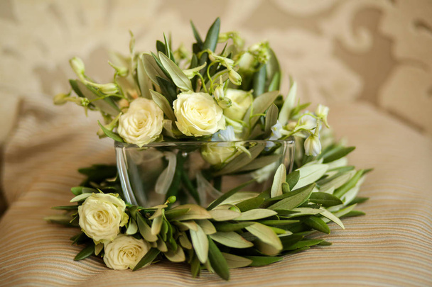 Beautiful white roses on vase - Foto, Imagem