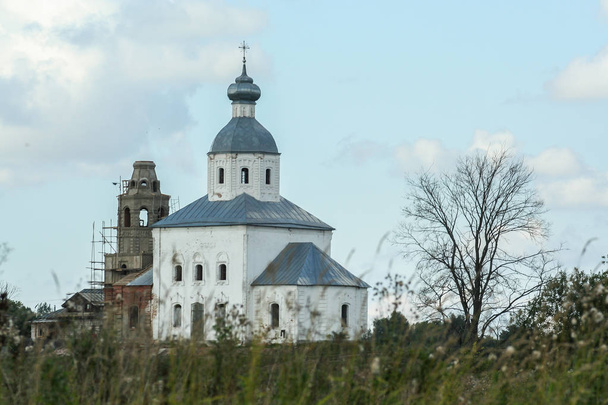 2009.08.29, Vladimir, Russia. Restored church in Vladimir. An old religious Christian architecture of the world. - Valokuva, kuva