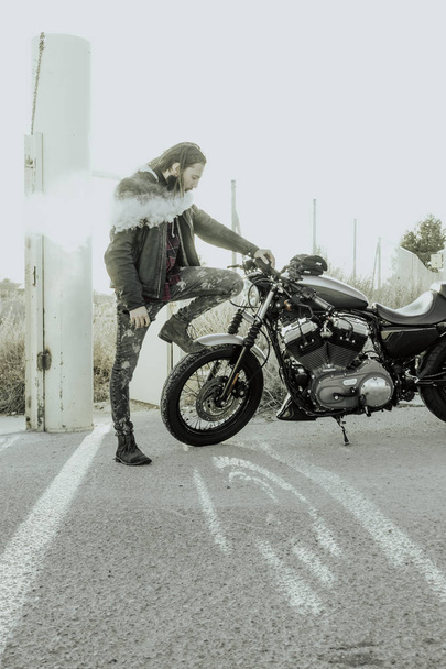 Muž s motocykly na off road - Fotografie, Obrázek
