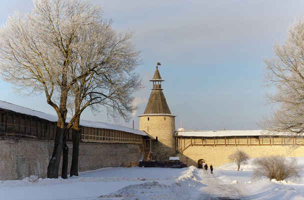 Trinity cathedral Pskov. Kremlin Russia. Ancient fortress on the river bank. City view. - Zdjęcie, obraz