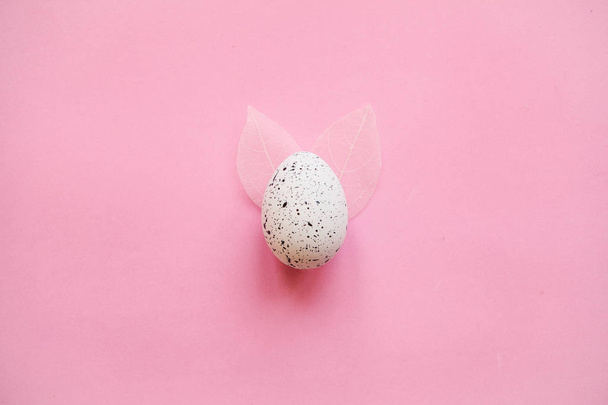 Hagyományos húsvéti tojás a minimál stílus. - Fotó, kép