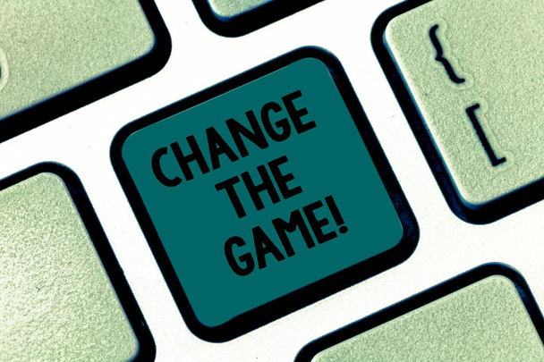 Rukopis textu psaní Change The Game. Pojetí znamená pohyb něco udělat různé nové strategie klávesnice kláves záměr vytvořit počítač zprávy stisknutí klávesy klávesnice idea. - Fotografie, Obrázek