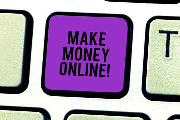 Conceptuele hand schrijven weergegeven: Make Money Online. Geld verdienen het zakelijke foto presentatie verkrijgen of door het maken van winst met behulp van internet toets op het toetsenbord te willen maken van computer bericht idee. - Foto, afbeelding
