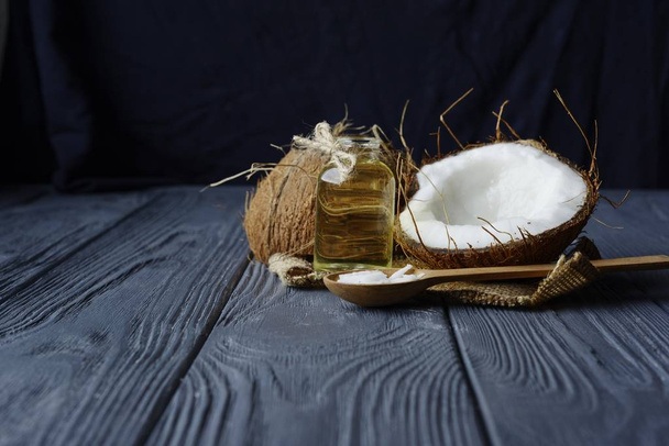 coconut on a wooden table - Foto, immagini
