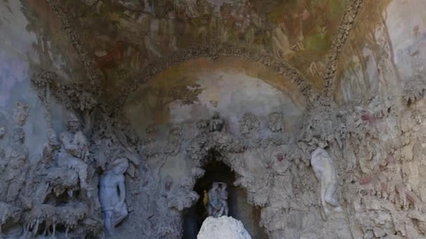 Buontalenti Grotta w Florencja, Włochy, grotę duży, zbudowany w XVI wieku w słynnych ogrodów Boboli - Materiał filmowy, wideo