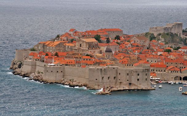 Dubrovnikin vanha kaupunki Kroatiassa
 - Valokuva, kuva