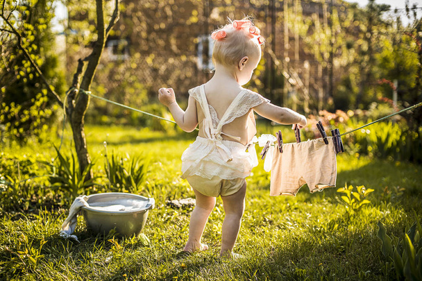 Bebek saç curlers elbise kız iç çamaşırı ip ev kadını meslek yıkama - Fotoğraf, Görsel