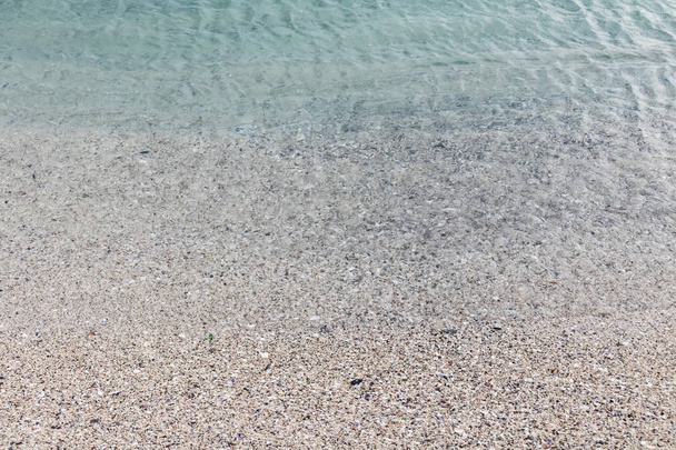 Wybrzeże i piasków ze fale przybrzeżne - Zdjęcie, obraz