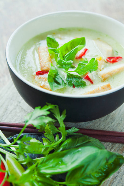 Vegetariano Thai Green Curry
 - Foto, immagini