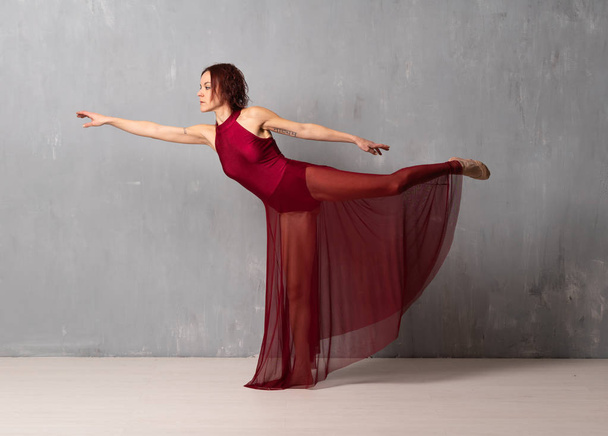 Dans genç balerin kız - Fotoğraf, Görsel