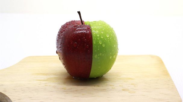 свежее красное зеленое яблоко
 - Фото, изображение