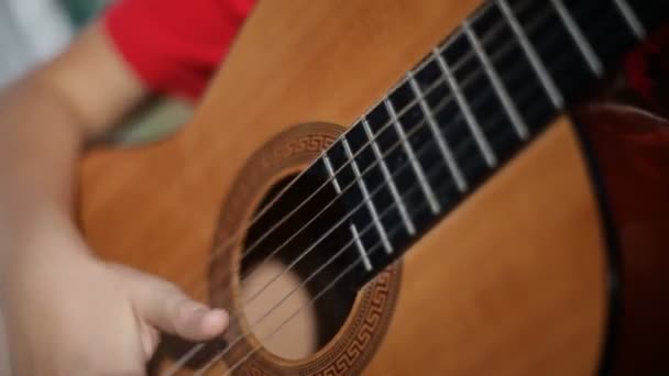Guitarra, música
 - Metraje, vídeo
