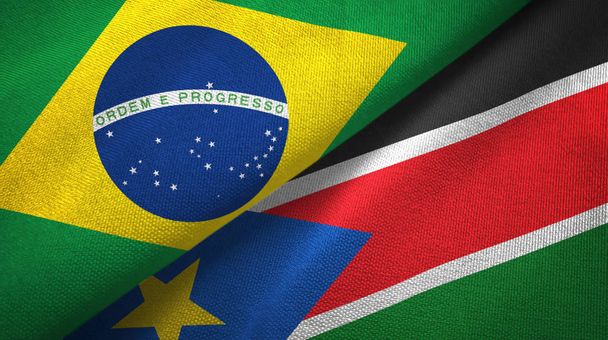 Brazília és Dél-Szudán két hajtogatott zászló együtt - Fotó, kép