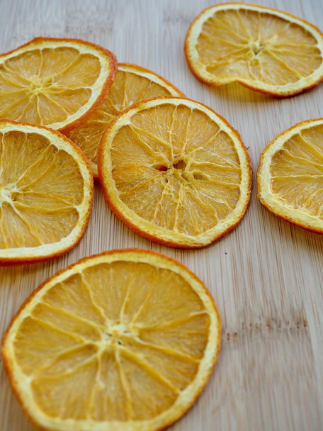 Puulevy tausta kuivattu oranssi
 - Valokuva, kuva