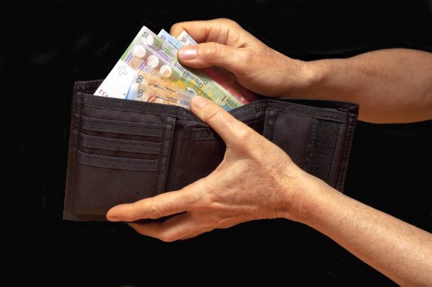 Portefeuille noir avec argent
 - Photo, image