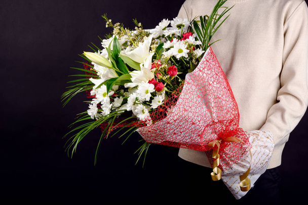 mooie bouquet - een grote gift voor de vakantie - Foto, afbeelding