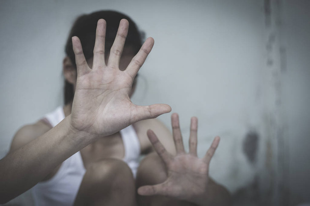 Parar a violência contra as mulheres, Conceito de parar o abuso sexual e estupro, Violência doméstica e tráfico
 - Foto, Imagem