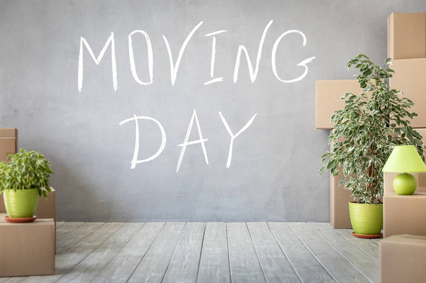 Moving house day and real estate concept - Foto, Imagem