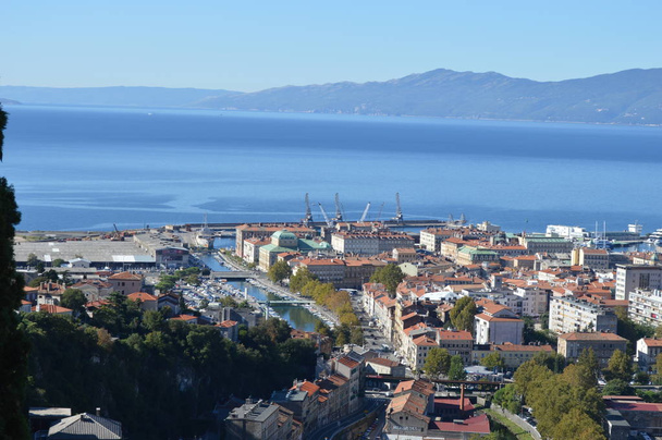 Панорамное фото порта Риека Фьюме в Хорватии летом
 - Фото, изображение